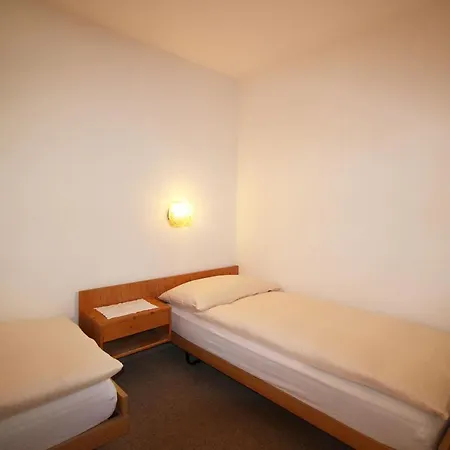 Residenza Lagrev 1 1 2 Zimmerwohnung Nr 011 - Typ 15a - Hochparterre - N W